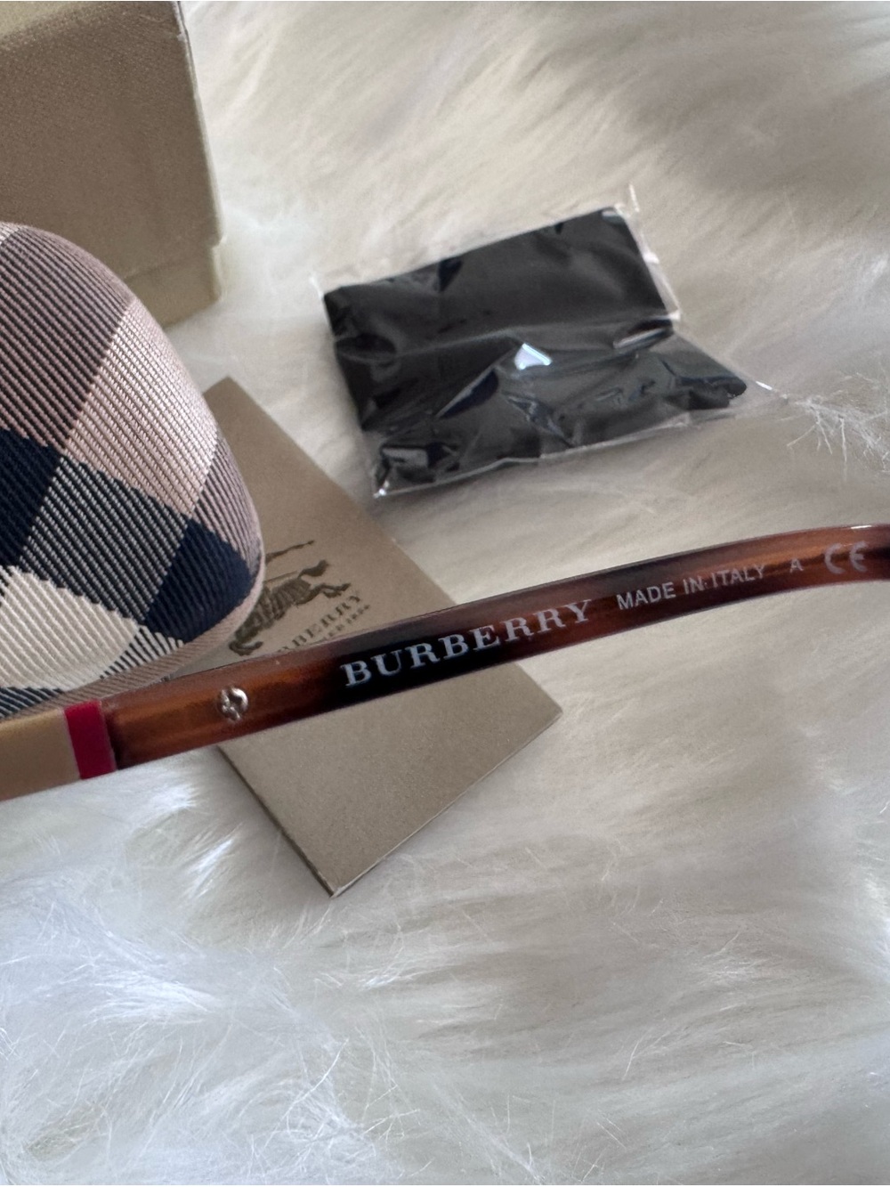 Burberry Brown Tortoiseshell Sunglasses with Navy Check Case - Picture 5 of 5